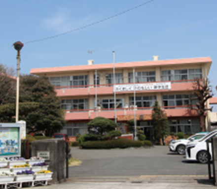 鴻巣中学校